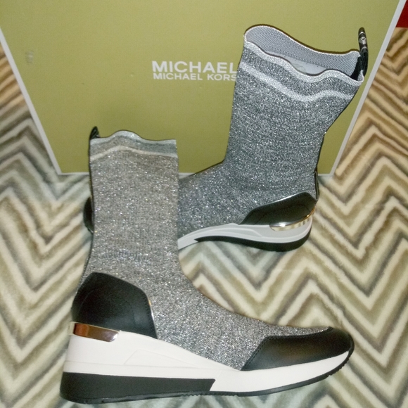 Michael Kors Grover Knit Bootie - Picture 8 of 16